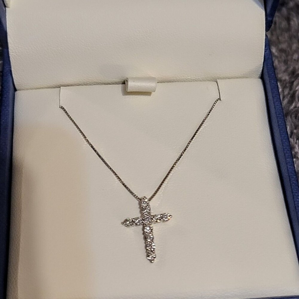 Natural Diamond Cross Pendant 1/3 CTW  w/ a 14k white gold chain. - Picture 2 of 5